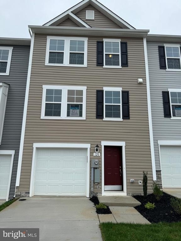 120 Tuxford Rd - Photo 0