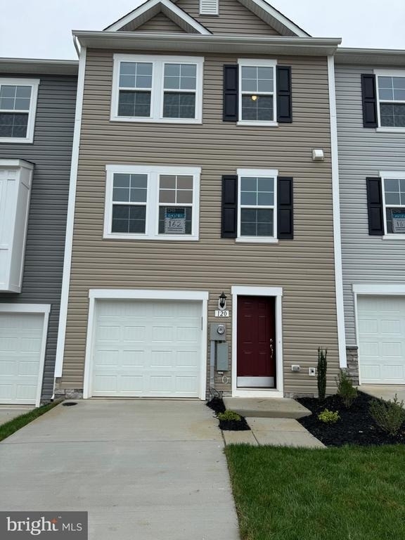 120 Tuxford Rd - Photo 1