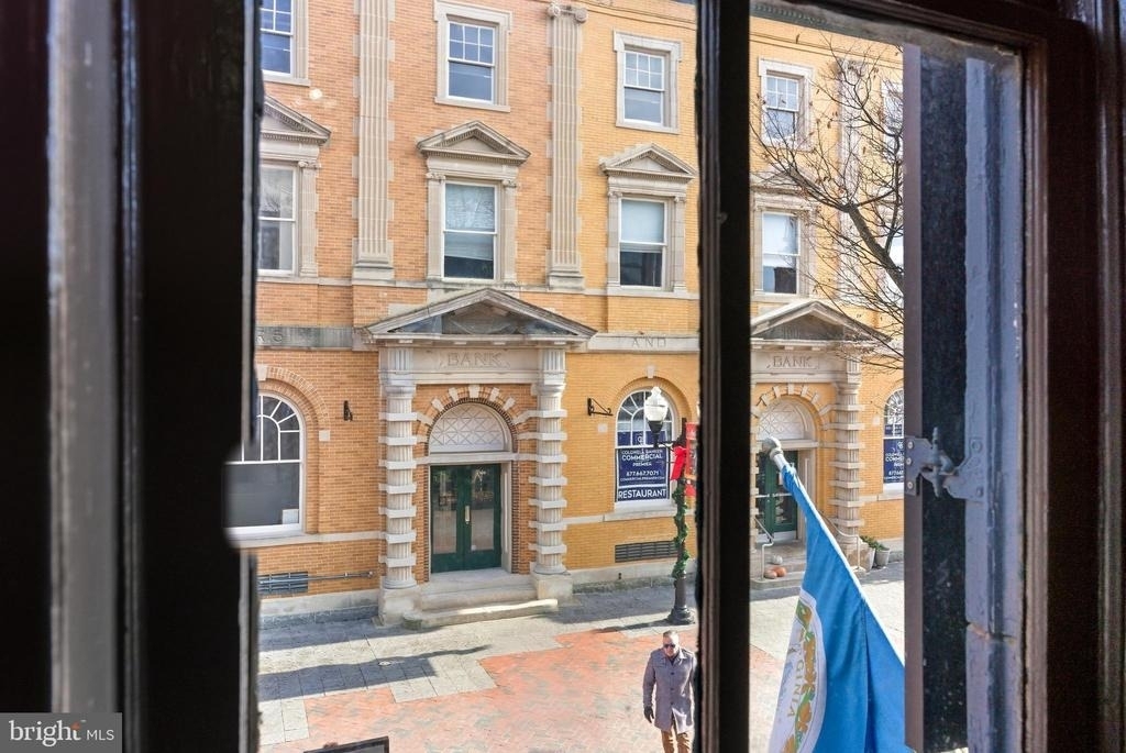 105 N Loudoun Street - Photo 4