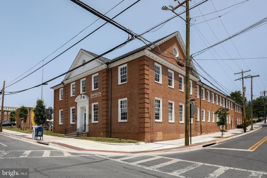 210 E Boscawen St - Photo 17