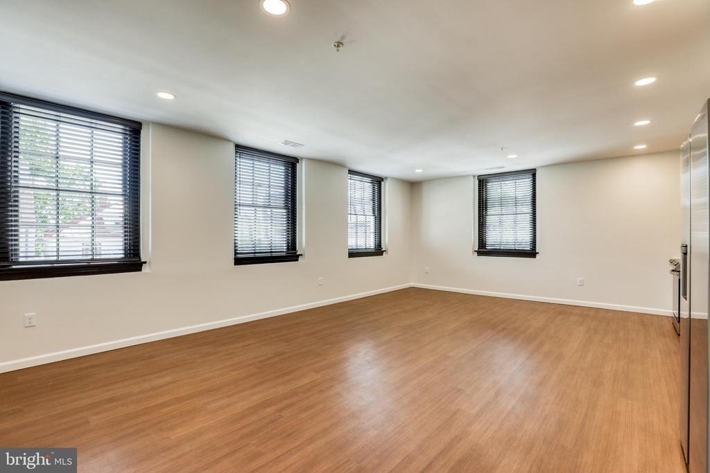 210 E Boscawen St - Photo 1