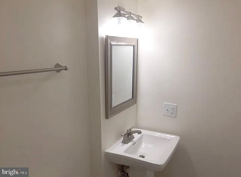 4 W Cork Street - Photo 4