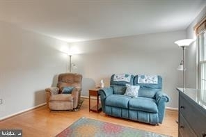 17 Devon Court - Photo 2
