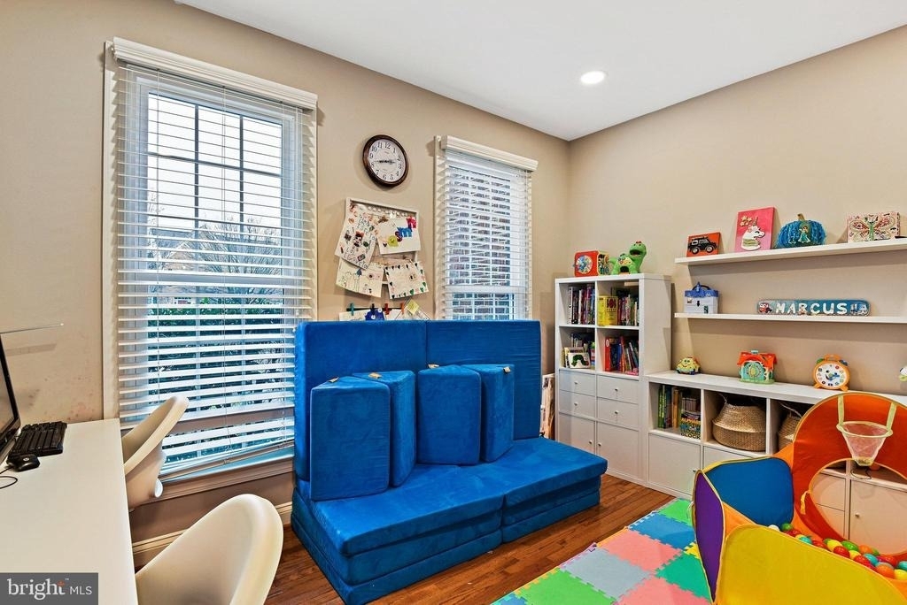 21922 Hyde Park Drive - Photo 9