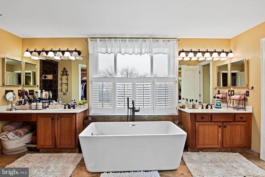 21922 Hyde Park Drive - Photo 23