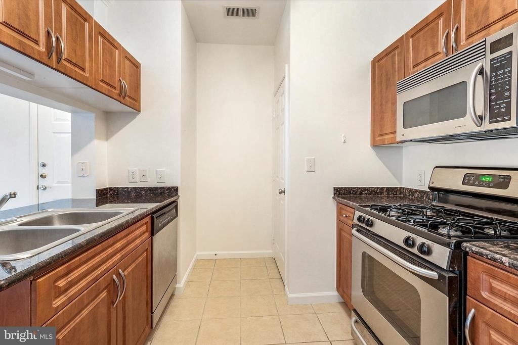 12929 Centre Park Circle - Photo 6