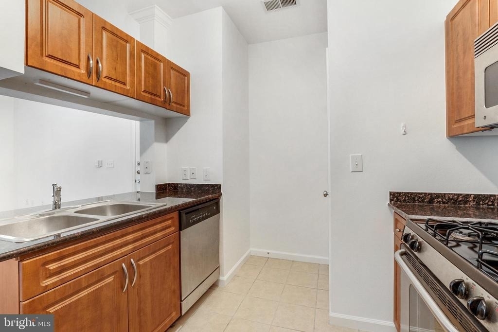 12929 Centre Park Circle - Photo 5