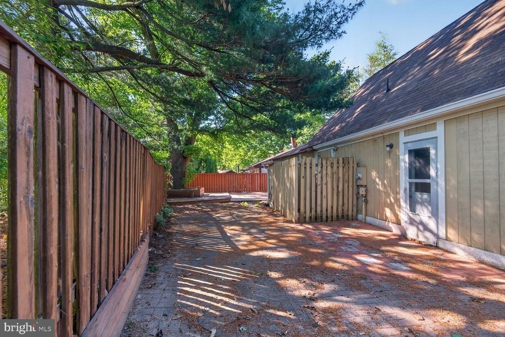 11306 Geddys Court - Photo 4