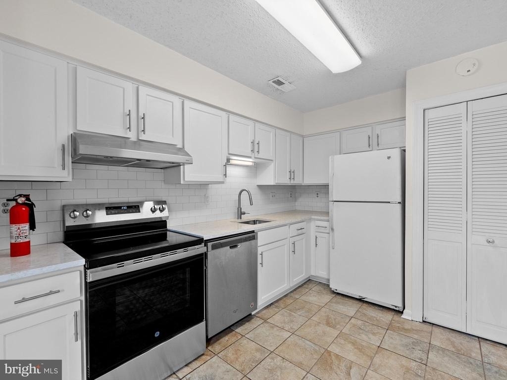 2178 Mager Drive - Photo 7