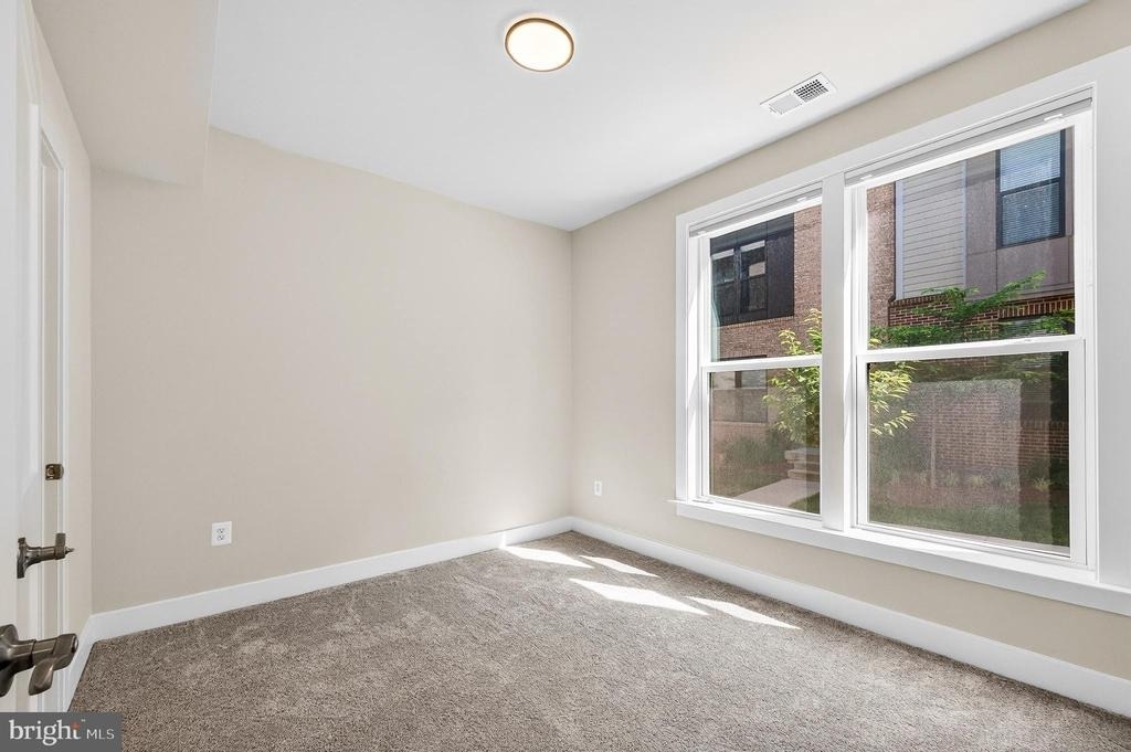 2421 Liberty Loop - Photo 3