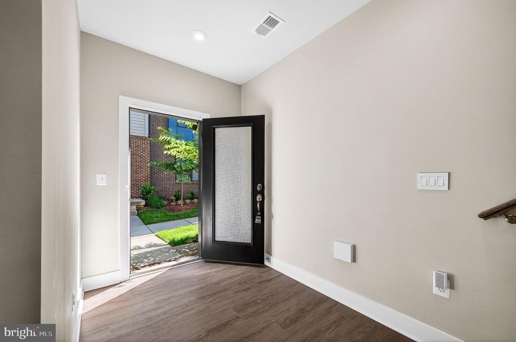 2421 Liberty Loop - Photo 2