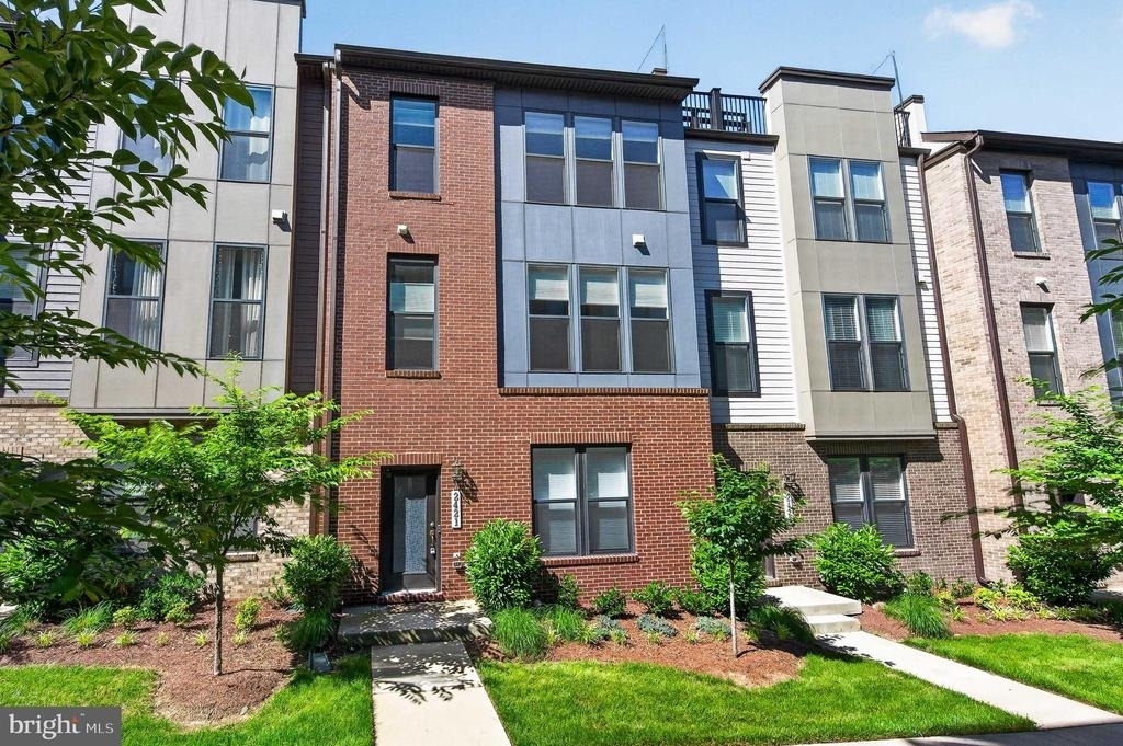2421 Liberty Loop - Photo 1
