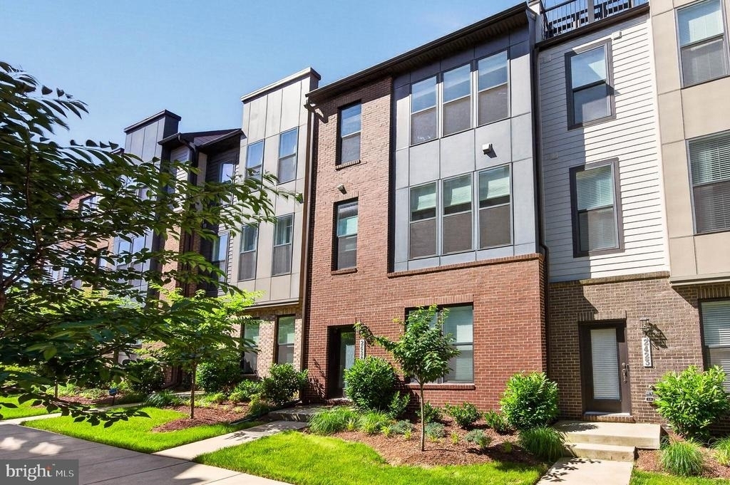 2421 Liberty Loop - Photo 0