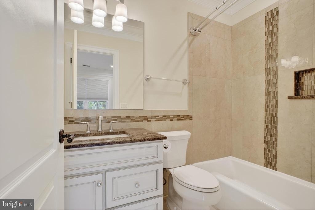7112 Georgetown Pike - Photo 45