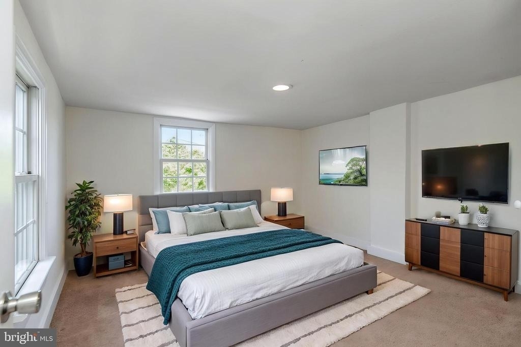 319 Wolfe Street - Photo 17