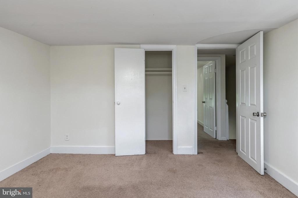 319 Wolfe Street - Photo 18