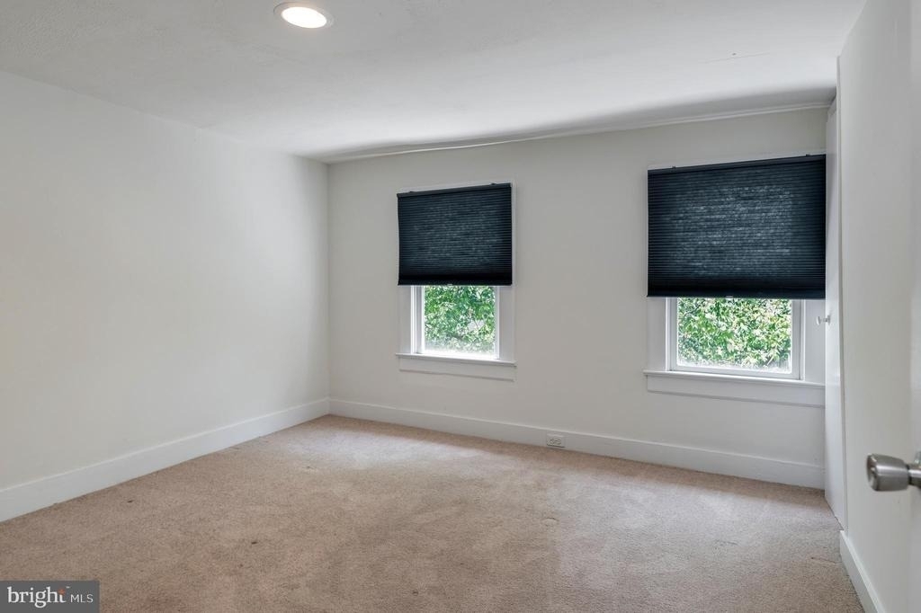 319 Wolfe Street - Photo 19