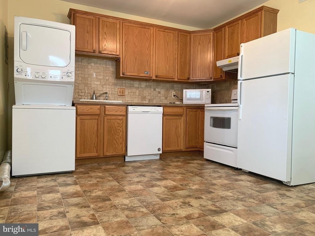 113 Hawke Street - Photo 3
