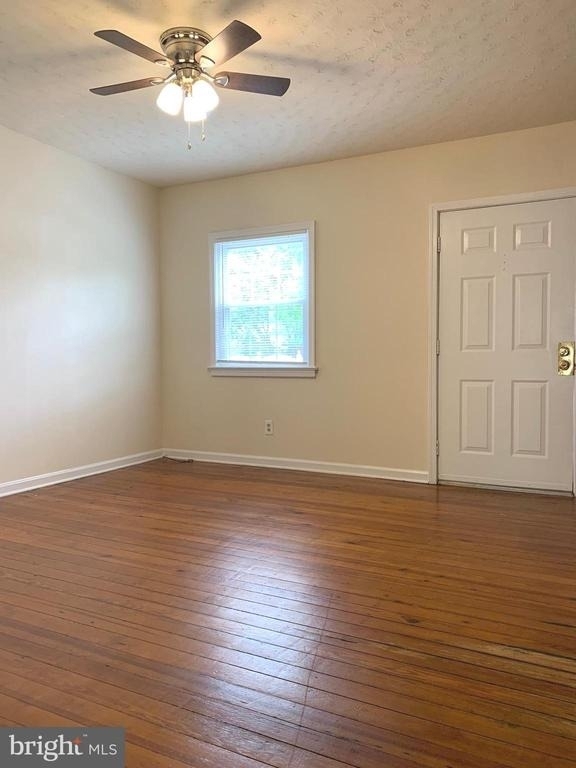 113 Hawke Street - Photo 2