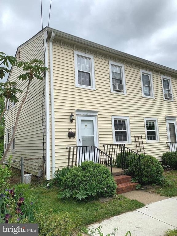 113 Hawke Street - Photo 0