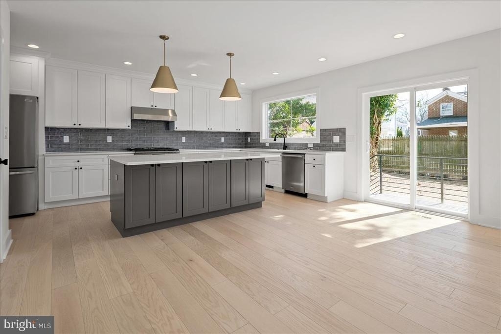5224 28th Street N - Photo 7