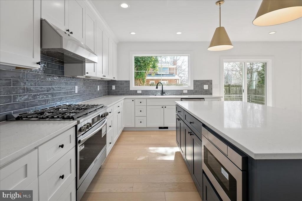 5224 28th Street N - Photo 10