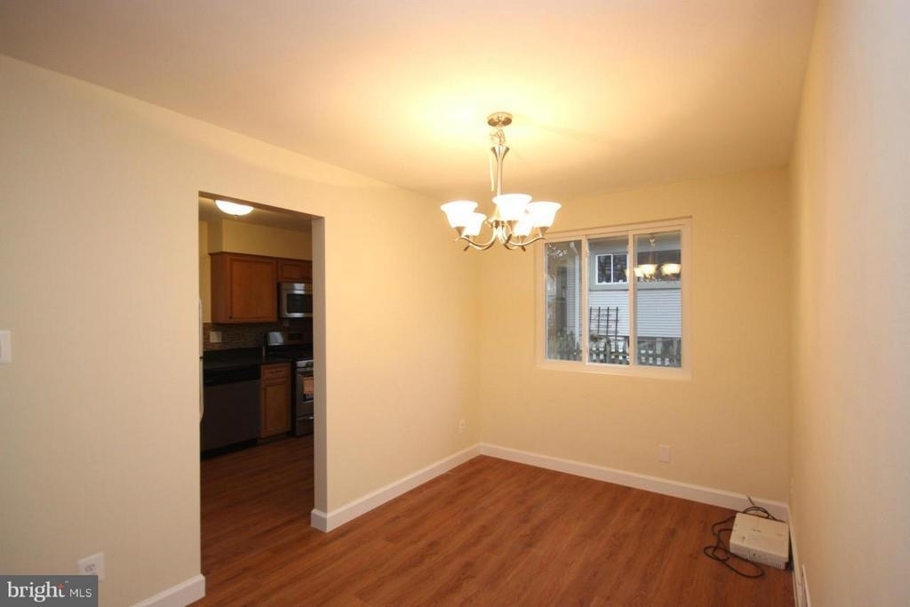 1901 N Quebec Street N - Photo 7