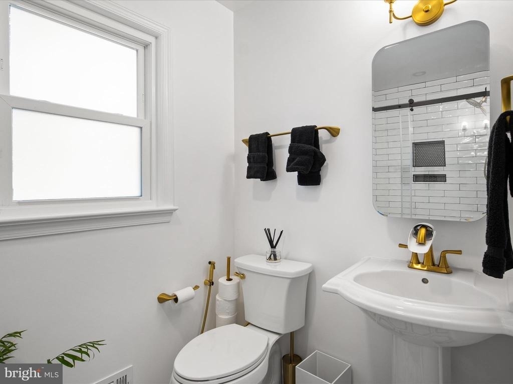 2606 N Quincy Street - Photo 7