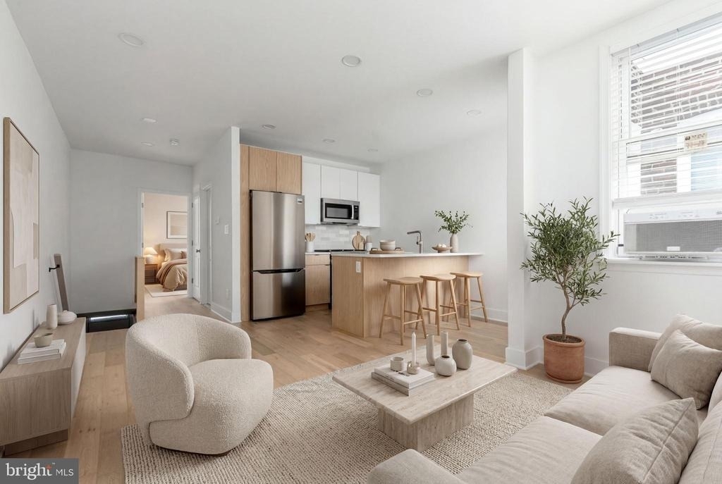 5461 W Berks Street - Photo 1