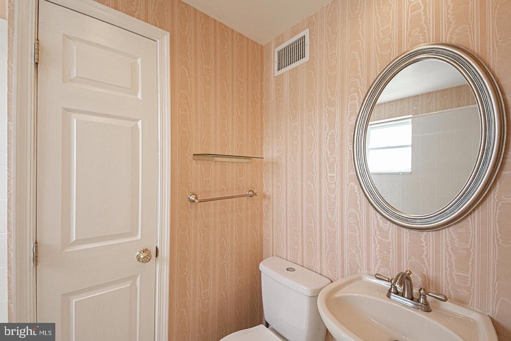 1635 E Passyunk Avenue - Photo 18