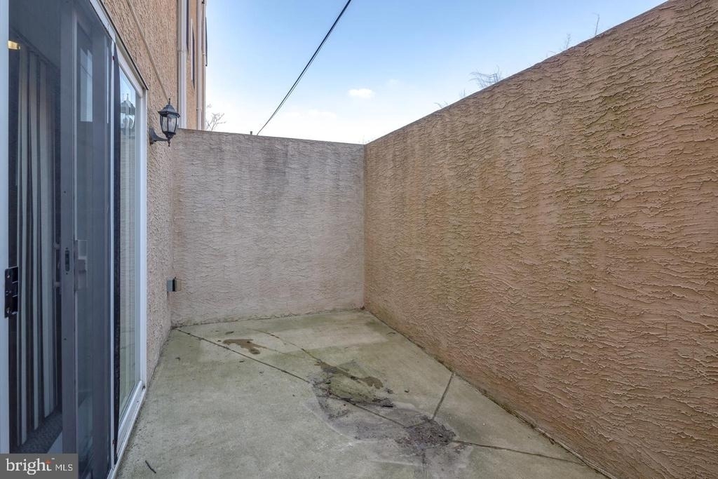 2631 Catharine Street - Photo 12
