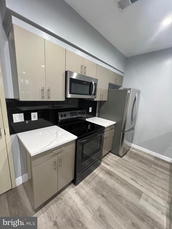 700 N Marshall Street - Photo 7