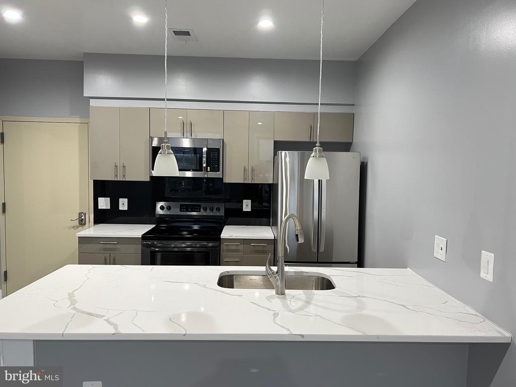 700 N Marshall Street - Photo 6