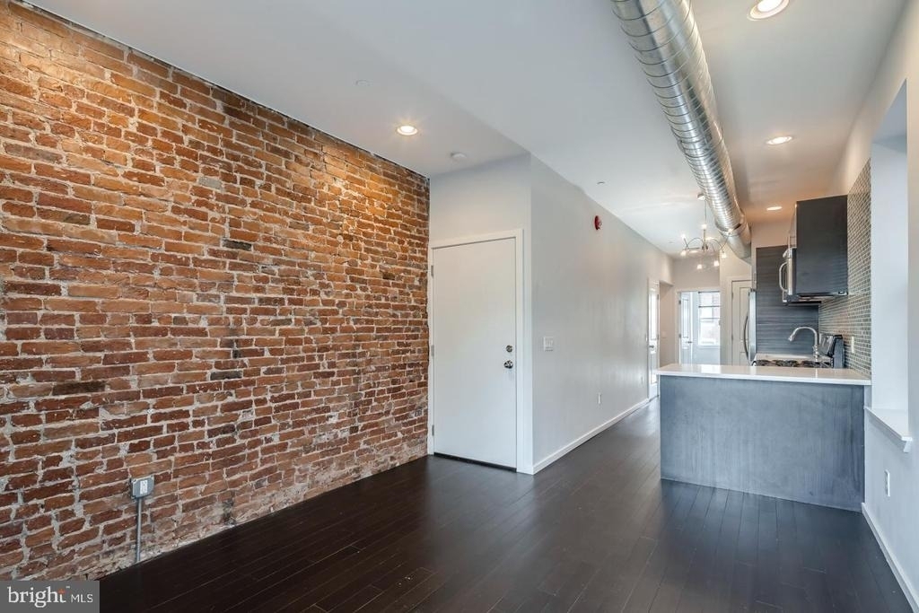 927 N 2nd Street - Photo 2