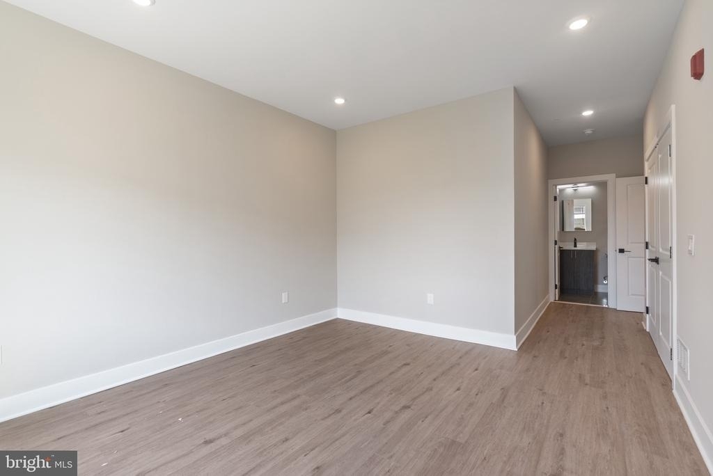 408-10 N Front Street - Photo 11