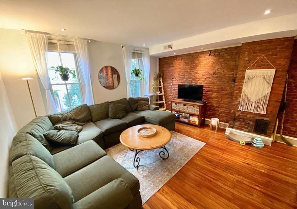 870 N 26th Street - Photo 2