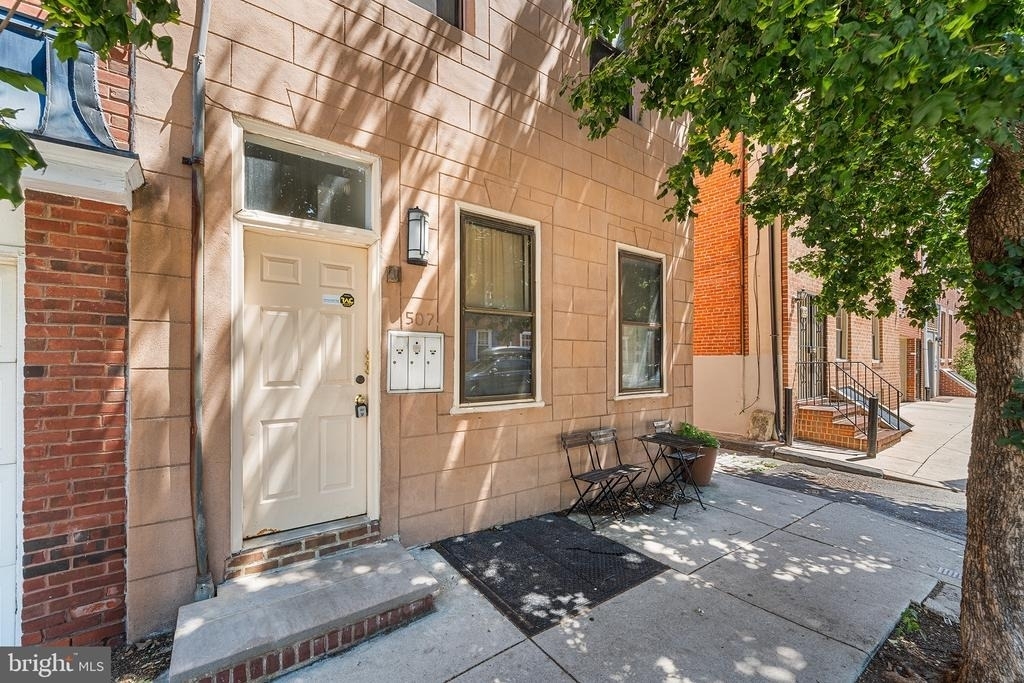 507 Catharine Street - Photo 1