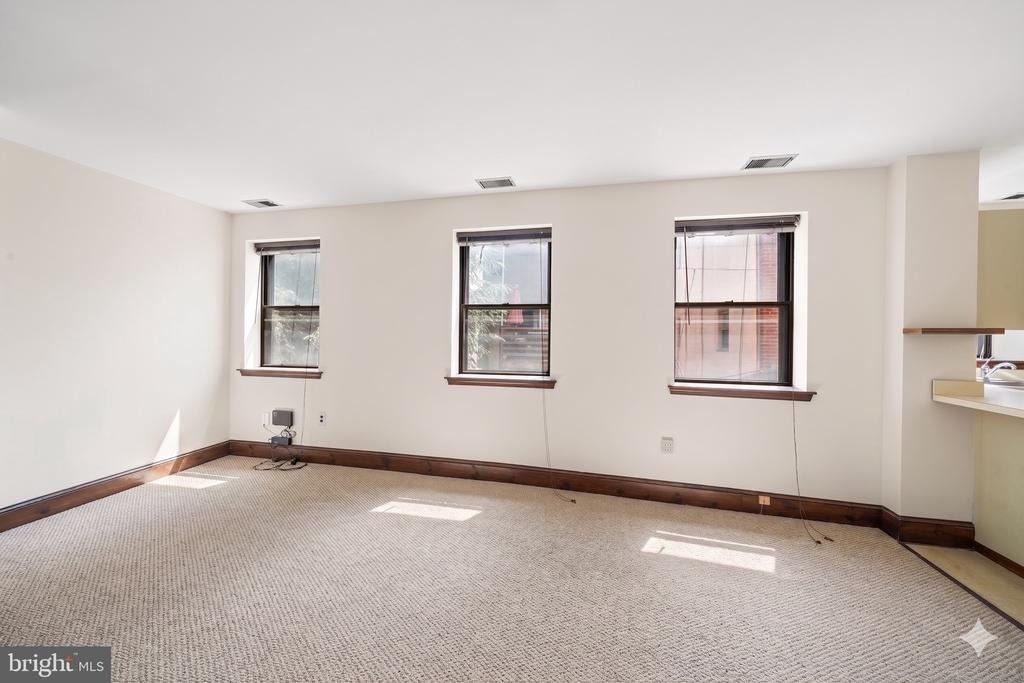 507 Catharine Street - Photo 8