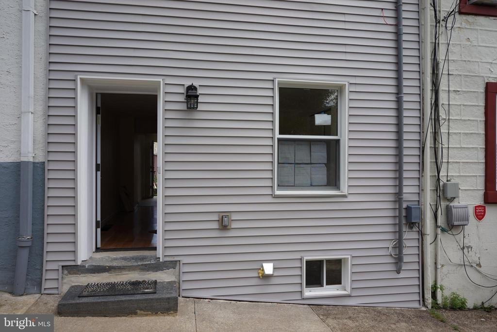 135 Gay Street - Photo 2