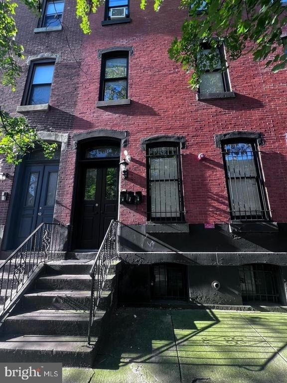 1706 W Diamond Street - Photo 0