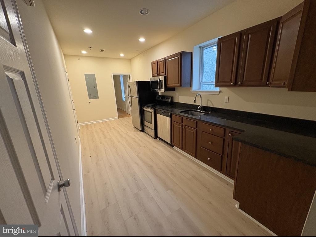 1706 W Diamond Street - Photo 5