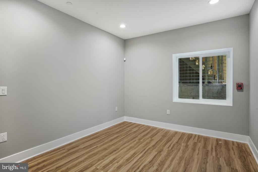 1634 Cambridge Street - Photo 12