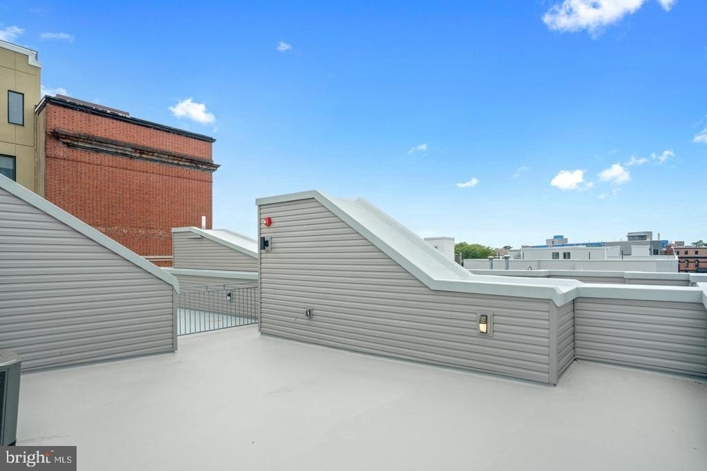 1634 Cambridge Street - Photo 14