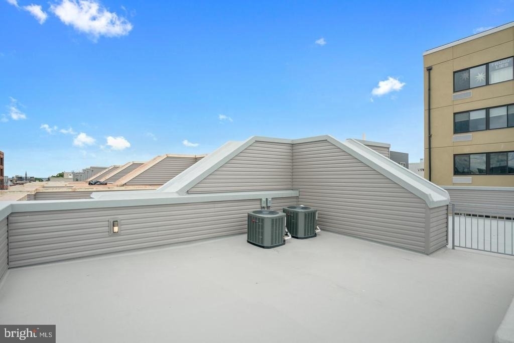1634 Cambridge Street - Photo 15
