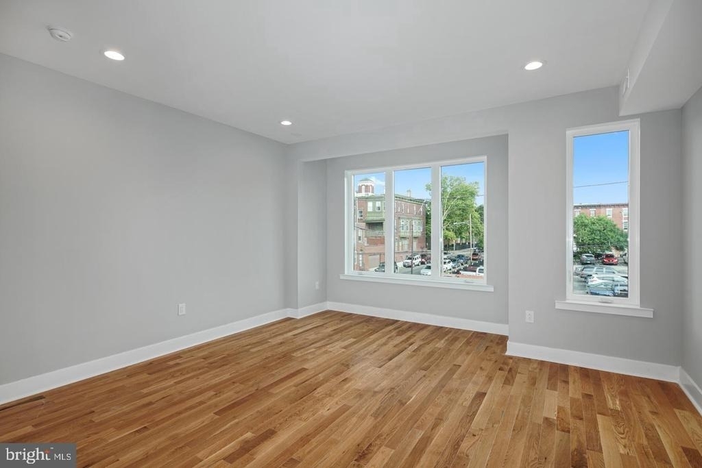 1634 Cambridge Street - Photo 6