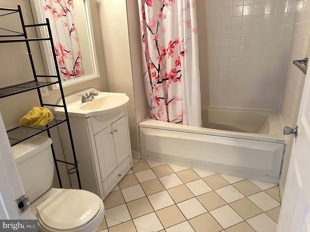 1010 Arch Street - Photo 5