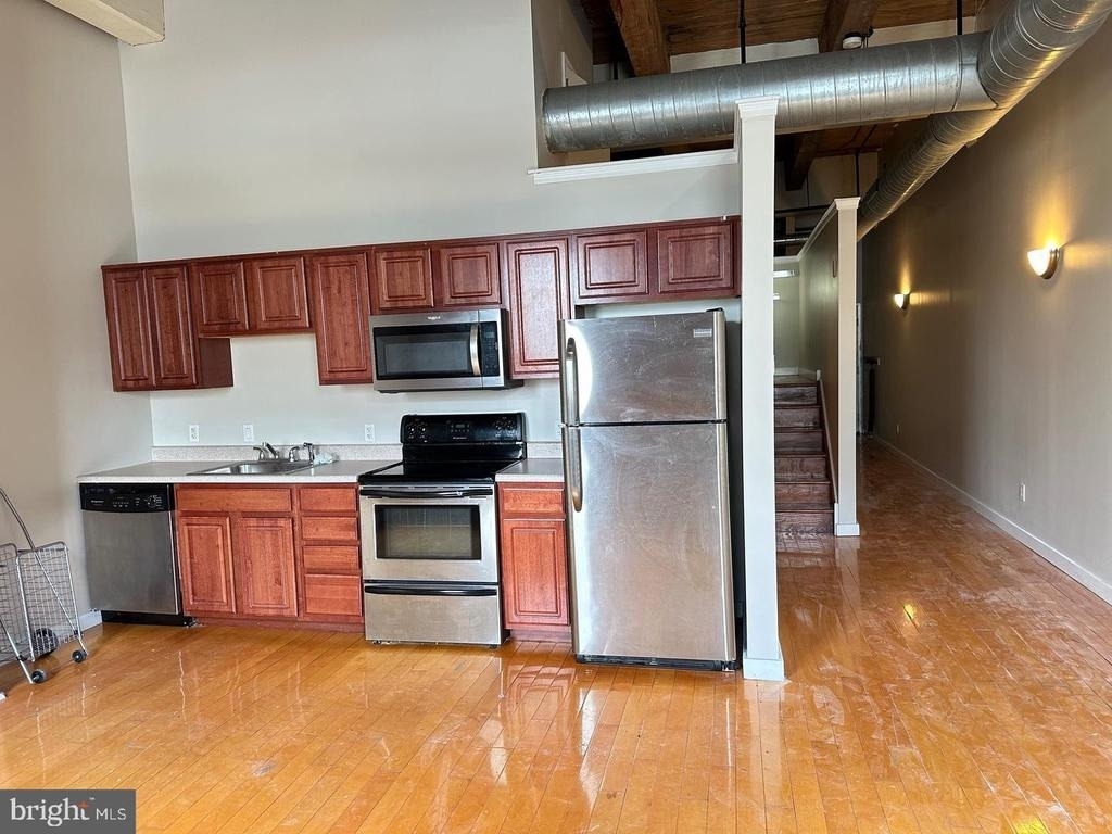 1010 Arch Street - Photo 4