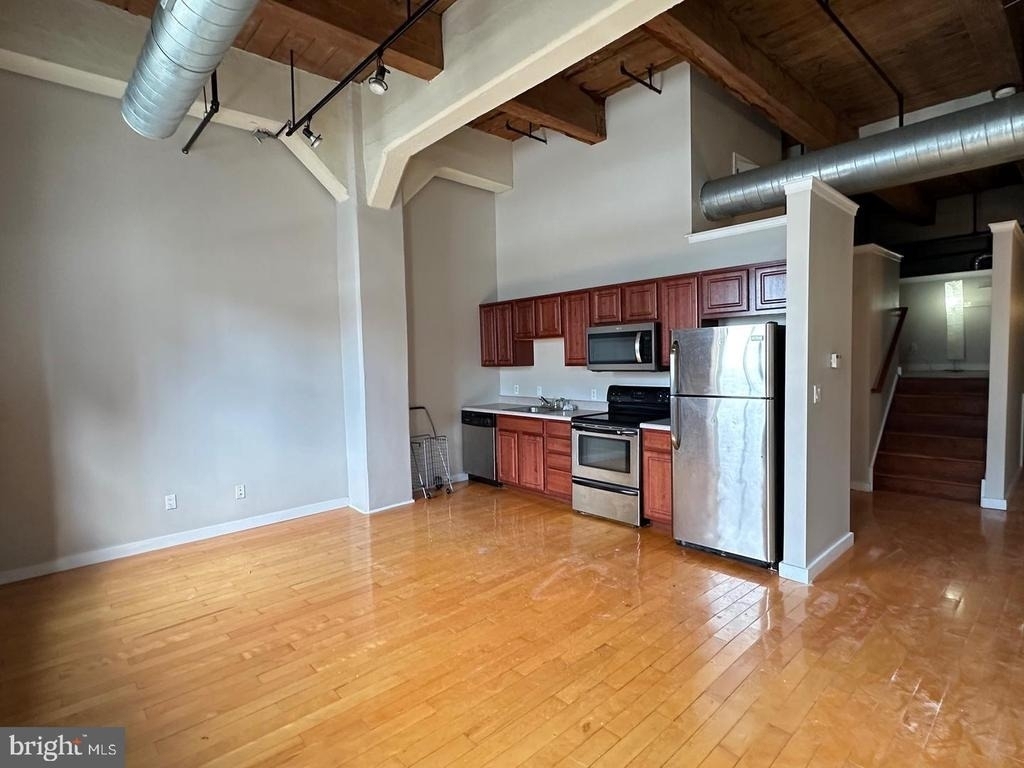 1010 Arch Street - Photo 8