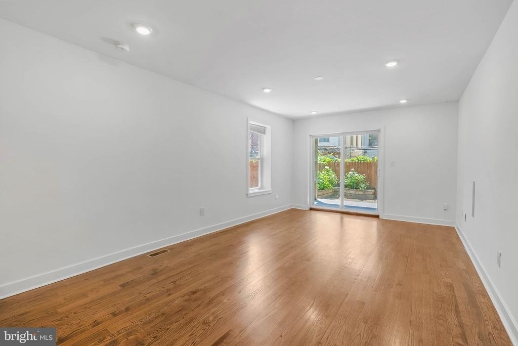 1522 Mount Vernon Street - Photo 9