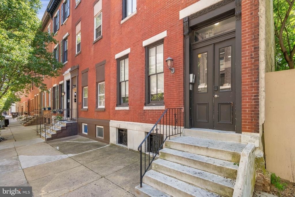 1522 Mount Vernon Street - Photo 1